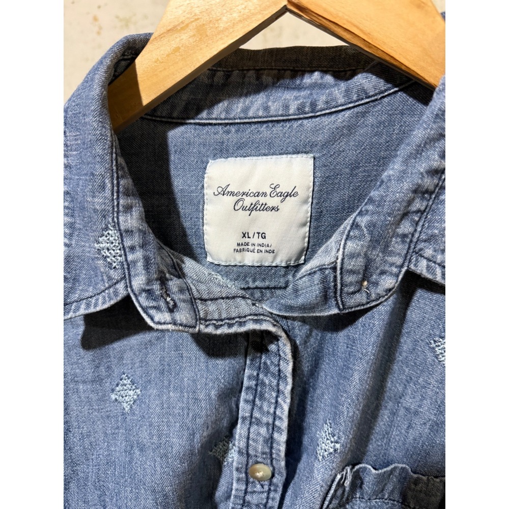 American Eagle Women's Denim Shirt XL Blue Diamond Button Down Boyfriend Classic